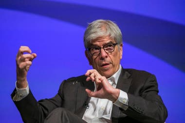 El Premio Noble de Economía 2018, Paul Romer, propone invertir fuertemente en la producción a gran escala de tests de detección del virus y equipamiento de protección.