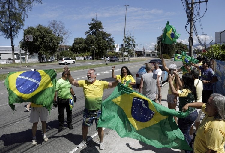 Seguidores de Bolsonaro en Río de Janeiro (REUTERS/Ricardo Moraes)