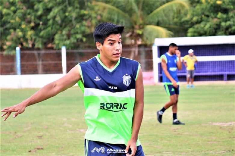 Tito Lizandro Seas no sabe cuál será su futuro futbolístico. Foto: Internet