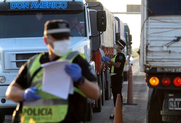 El control de la Policías en Santa Fe, Argentina (REUTERS)