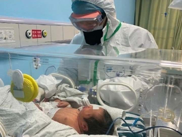 En cuanto llegó al hospital, Leonardo fue sometido a una prueba y fue diagnosticado con COVID-19. Permaneció internado 50 días y afortunadamente el tratamiento fue todo un éxito.