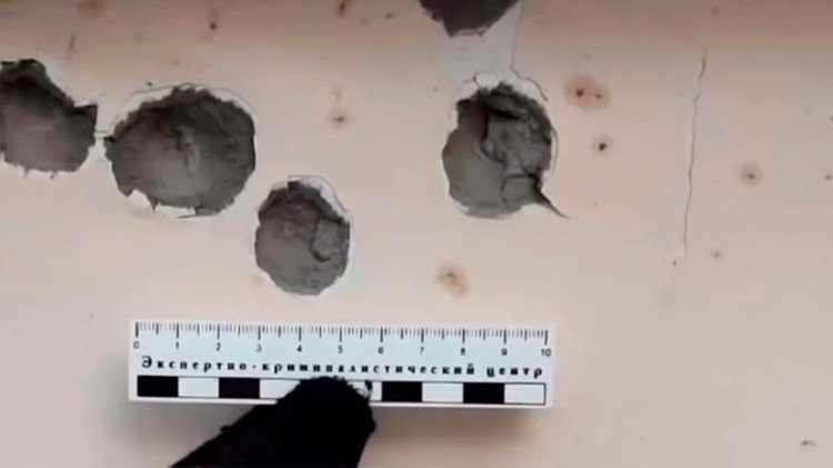 Las huellas de los disparos en el edificio