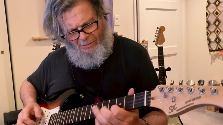 Gustavo Santaollala