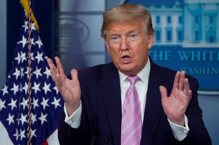 U.S. President Donald Trump addresses the daily coronavirus task force briefing in the press briefing room at the White House in Washington, U.S., April 4, 2020. REUTERS/Joshua Roberts