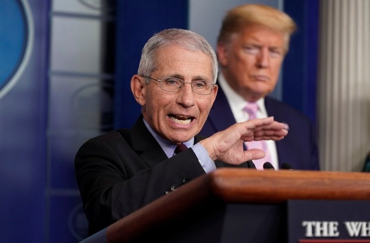 Anthony Fauci, el epidemiólogo de la Casa Blanca, en al conferencia de prensa de hoy de Donald Trump