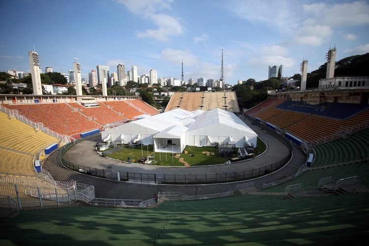 Un hospital de campaña en el Estadio Pacaembu, en Sao Paulo, Brasil, el 31 de marzo de 2020. (REUTERS/Rahel Patrasso)