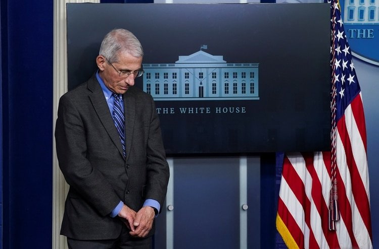 El doctor Anthony Fauci en la Casa Blanca el 6 de abril de 2020 (REUTERS/Kevin Lamarque)