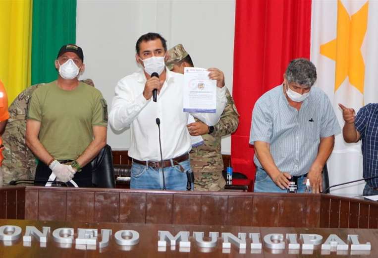 En la aprobación de la norma estuvo presente el ministro de Defensa,Fernando López