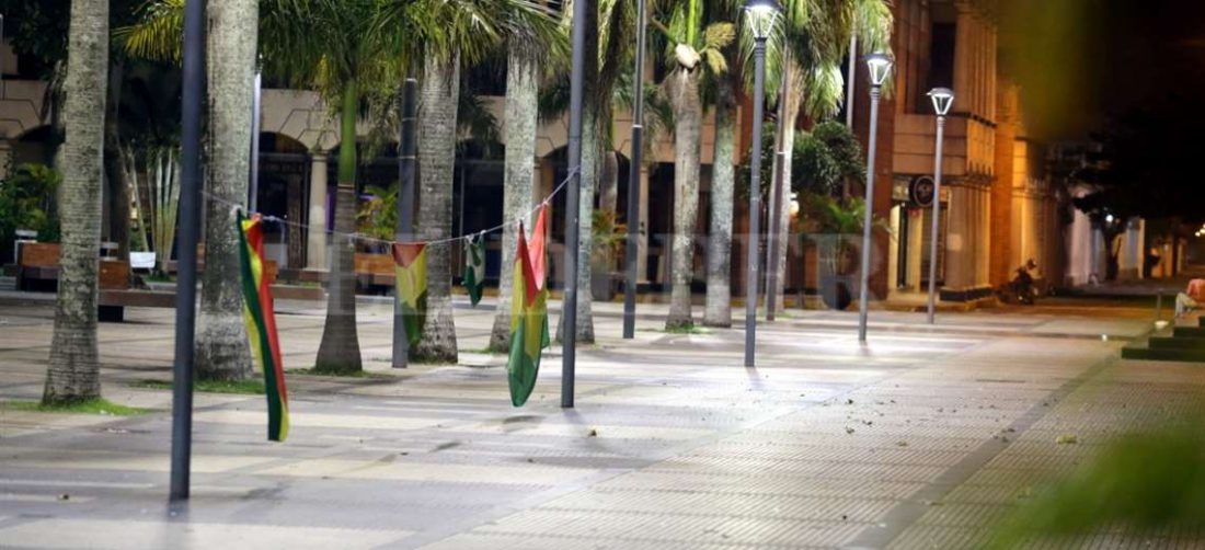 ASÍ LUCE DE NOCHE