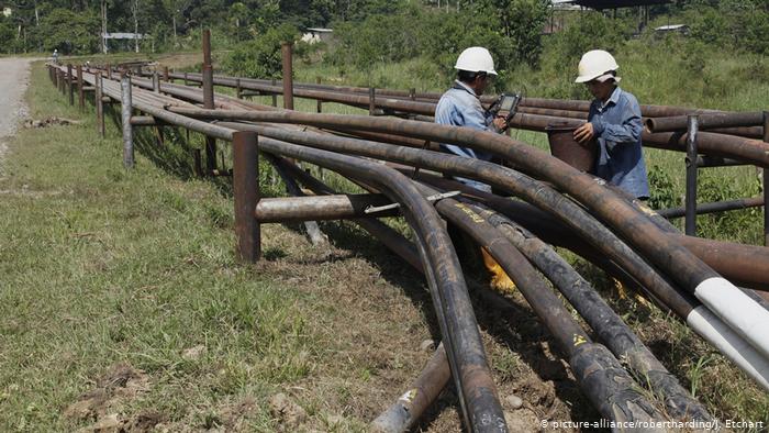 Ecuador Erdöl-Pipeline ARCHIV (picture-alliance/robertharding/J. Etchart)