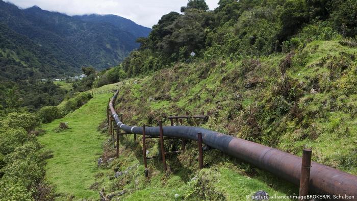 Ecuador Erdöl-Pipeline ARCHIV (picture-alliance/imageBROKER/R. Schulten)