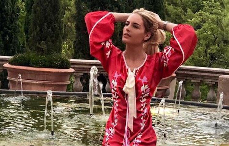 La modelo usó su cuenta de Instagram para afirmar que aún es muy cercana al ex mandatario mexicano. (Foto: Instagram)