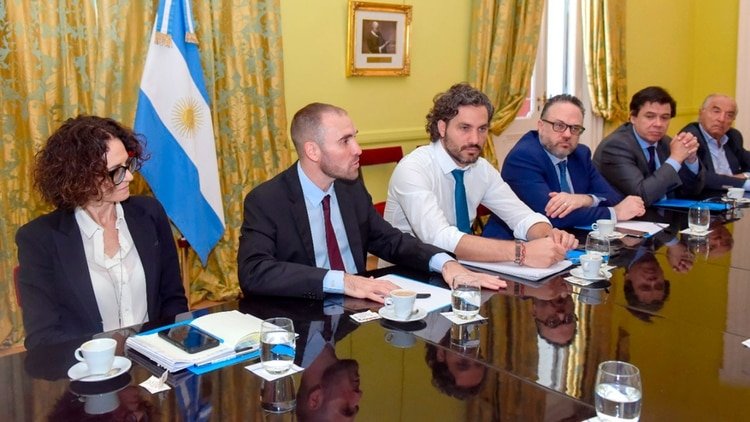 Santiago Cafiero lidera un encuentro en la Casa Rosada junto a Cecilia Todesca, Matías Kulfas, Martín Guzmán y Claudio Moroni 