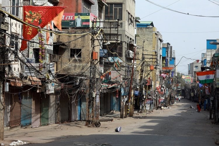 Las calles de Delhi, sorprendemente desiertas por el confinamiento obligatorio