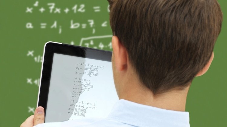 Los cursos se dictan en castellano (Photo by Kati/imageBROKER/Shutterstock)