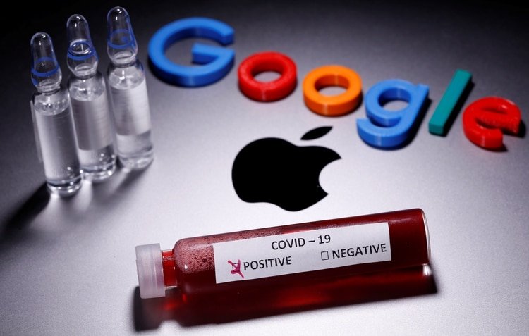 Apple y Google se unieron para desarrollar esta iniciativa (REUTERS/Dado Ruvic/Illustration)