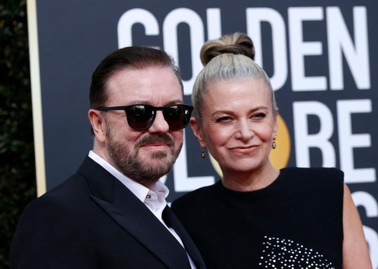 Ricky Gervais con su esposa Jane Fallon (Reuters)