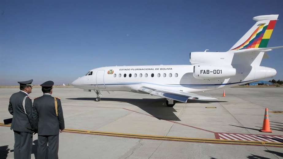 El avión FAB 001 en el hangar presidencial de El Alto. Foto: APG Noticias