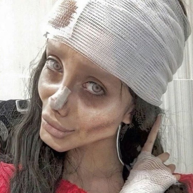 Sahar Tabar se sometió a varias cirugías para parecerse a Angelina Jolie (Instagram)