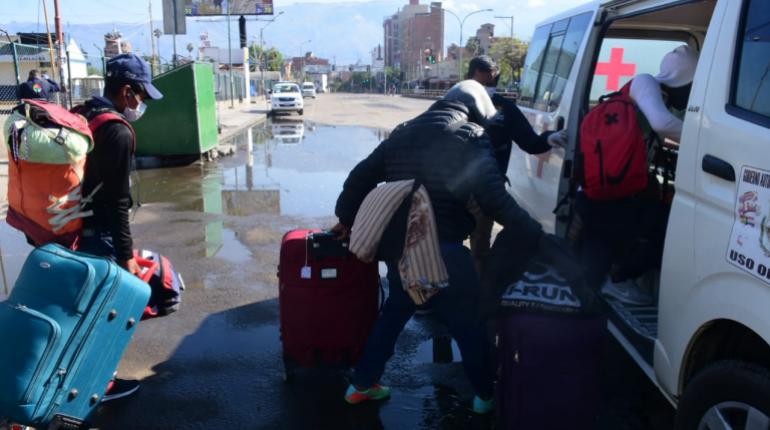 Llegada de bolivianos a Cochabamba, luego de cumplir la cuarentena en Pisiga. | José Rocha