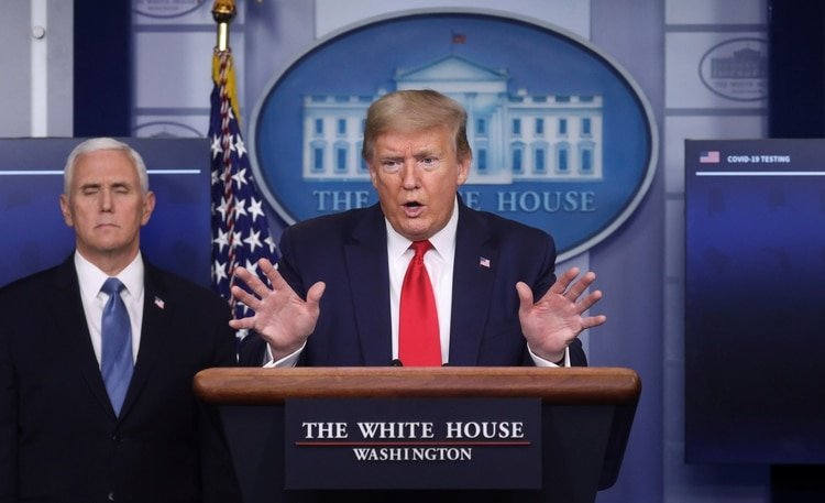 Mike Pence lidera el grupo de tareas para luchar contra el coronavirus del gobierno de Trump (Reuters)