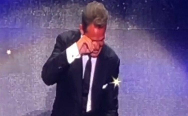 Luis Miguel lloró en uno de los conciertos de su gira de 2019 (Captura Instagram: yiddaslavap) 