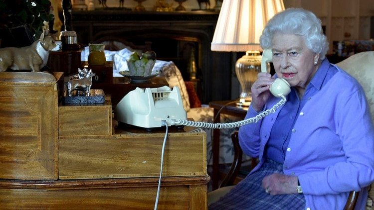 La reina Isabel II usará las videollamadas de Zoom con su familia para celebrar su cumpleaños 94 (EFE)