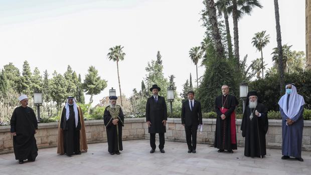 Rezo conjunto de los líderes religiosos en Jerusalén