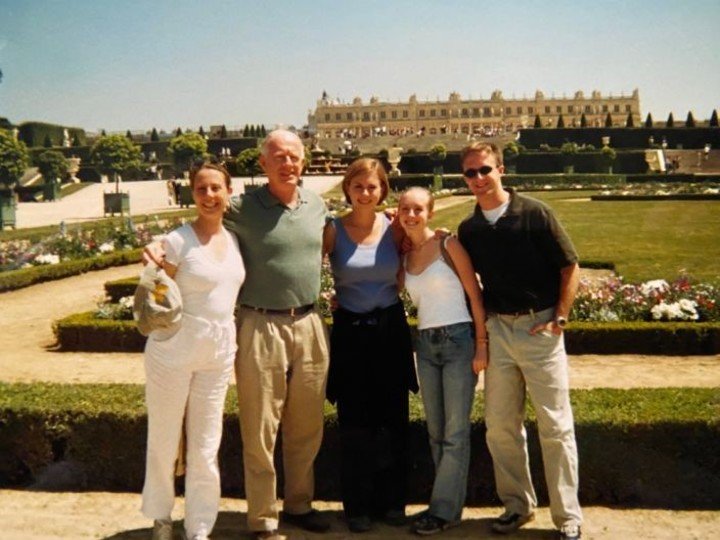 La familia en un viaje.