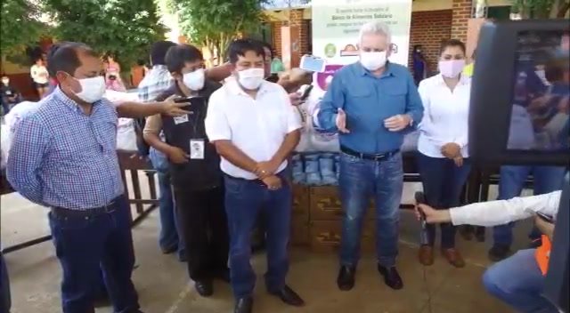 Gobernador distribuye 1575 bolsas de alimentos para familias de Cordillera.