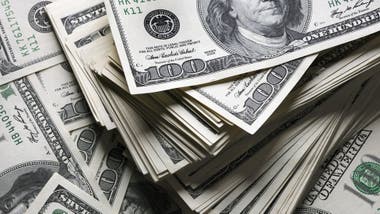 Superó los $115 el dólar "fuga" o contado con liquidación (llegó a subir 4%) y alcanzó los $114 (+4% también) el dólar "MEP" o "Bolsa·