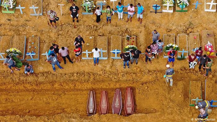 Brasilien Manaus Coronakrise Friedhof (AFP/M. Dantas)
