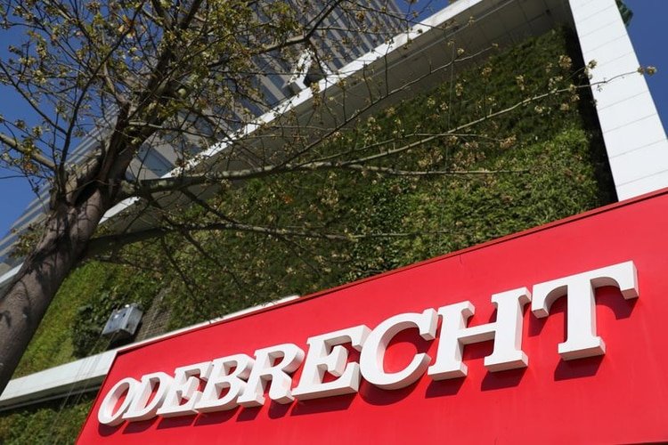 Como juez de primera instancia, Sergio Moro desbarató una enorme red de sobornos y sobreprecios en contratos con Petrobras que involucraba a algunos de los principales empresarios del país, como Marcelo Odebrecht, y a políticos del más alto nivel, de distintos partidos políticos (REUTERS/Amanda Perobelli)