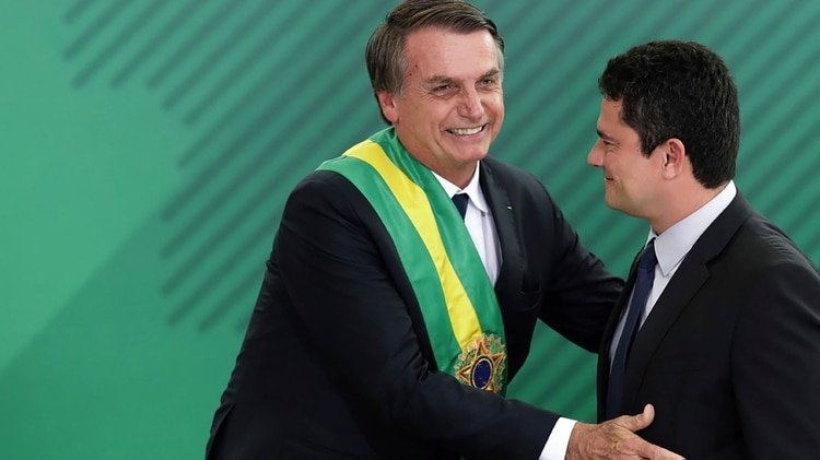 Jair Bolsonaro el día de su asunción, junto a Sérgio Moro, el 1 de enero de 2019. (AP)
