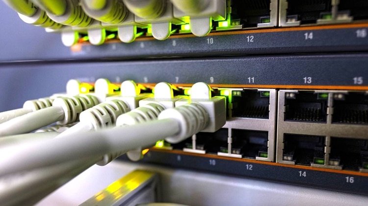 Es importante configurar el router de manera segura para evitar hackeos a todos los dispositivos conectados a la red. 