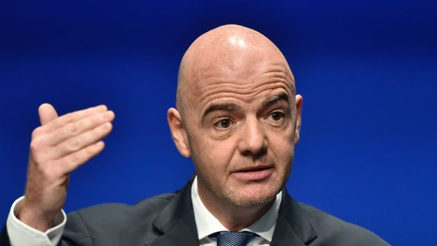 FIFA propone que se autoricen cinco cambios cuando vuelvan los partidos FIFA propone que se autoricen cinco cambios cuando vuelvan los partidos