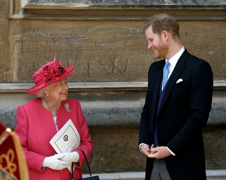 El príncipe Harry consiguió trabajo en Netflix gracias a la reina Isabel II (Reuters)