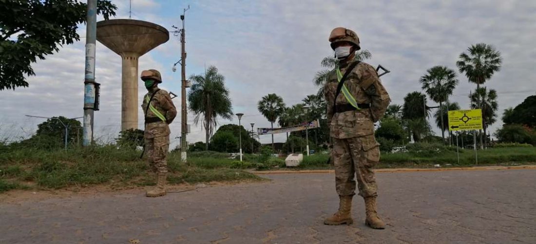 Los efectivos militares hacen el control en las calles montereñas. Foto: Juan Carlos Fernández