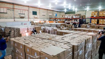 El ministerio de Salud de Paraguay encontró defectos en camas, mascarillas quirúrgicas y trajes de protección enviados por China (EFE)