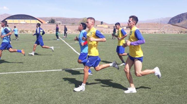 Jugadores del Real Potosí en prácticas, en febrero.