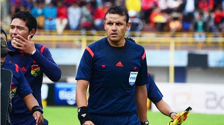 El árbitro orureño Gery Vargas. | José Rocha