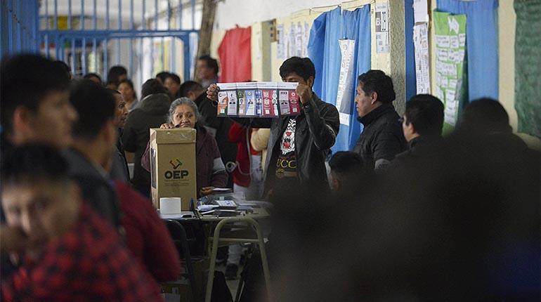 Ley aprobada por el MAS pone en riesgo el voto de bolivianos en el ...