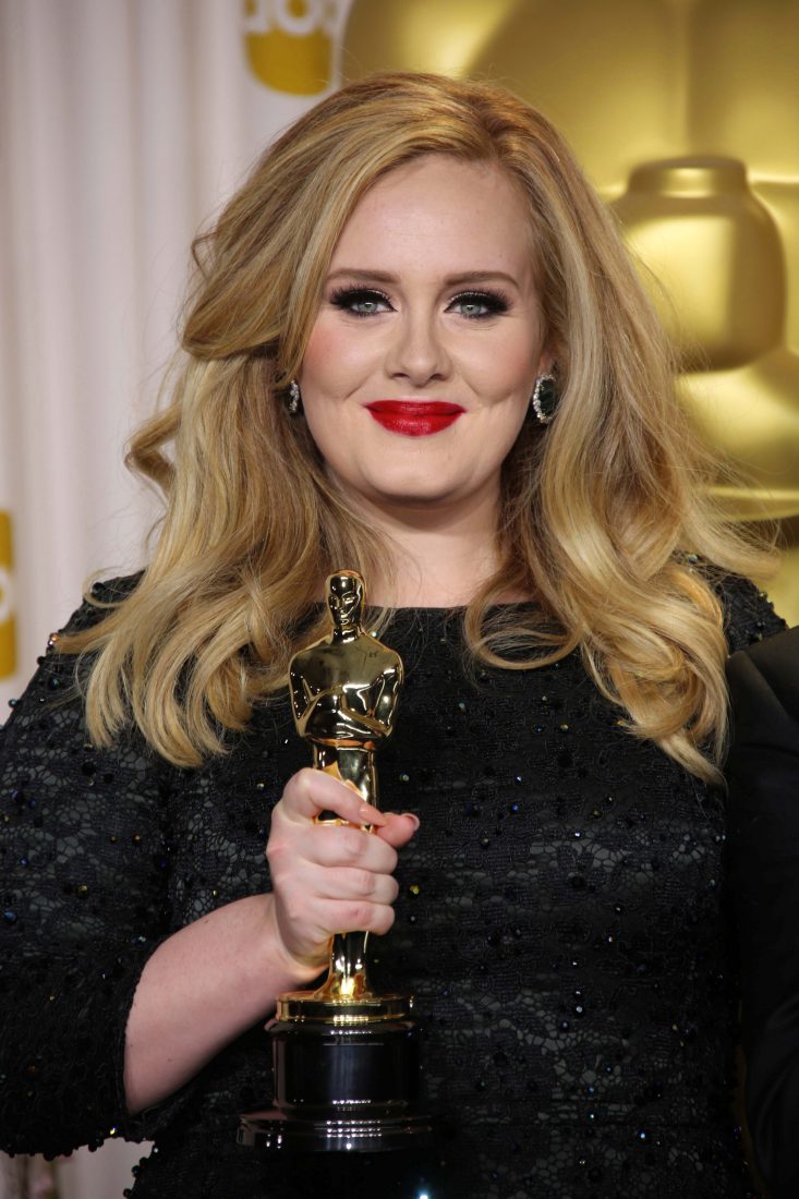 Adele en los premios Oscar en 2013 (Shutterstock)