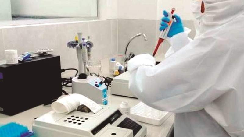 Laboratorios están al borde del colapso y se acaban los insumos