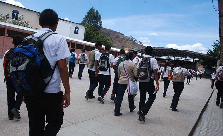 Los estudiantes de Bolivia no pasan clases desde los primeros días de marzo debido a la pandemia. Foto. Internet