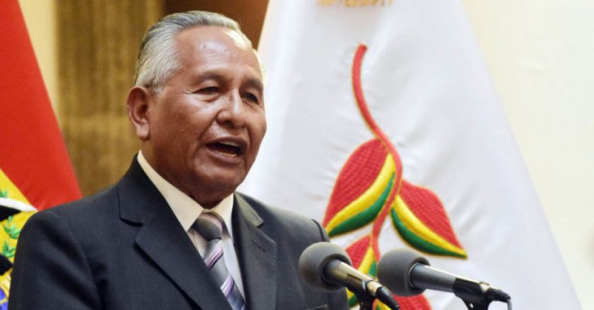 Ministerio de Educación descarta clausura del año escolar y anuncia fortalecimiento del sistema virtual