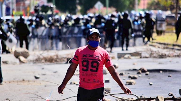 El bloqueo en la entrada al botadero de K'ara K'ara en la av. Petrolera. | Los Tiempos