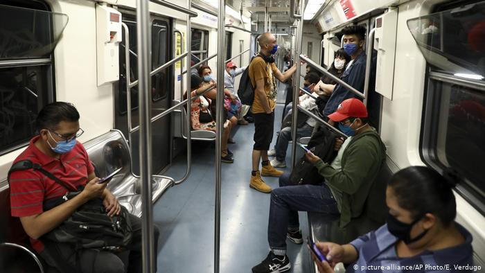 Metro en la Ciudad de México, menos usuarios que antes. 