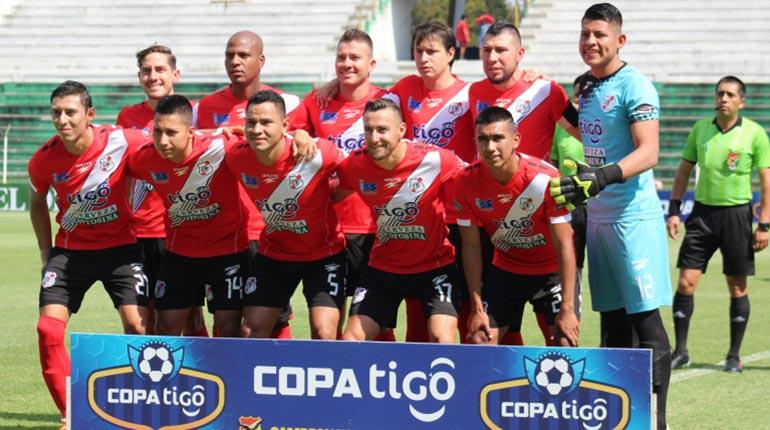 El equipo de Nacional Potosí en la previa del partido ante Real Santa Cruz. | APG
