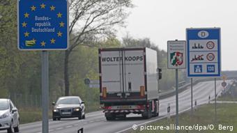 Coronavirus - Grenzkontrollen NRW Niederlande (picture-alliance/dpa/O. Berg)